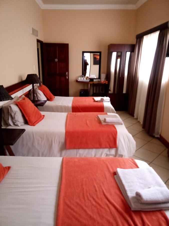 Rustenburg Guesthouse Exterior foto