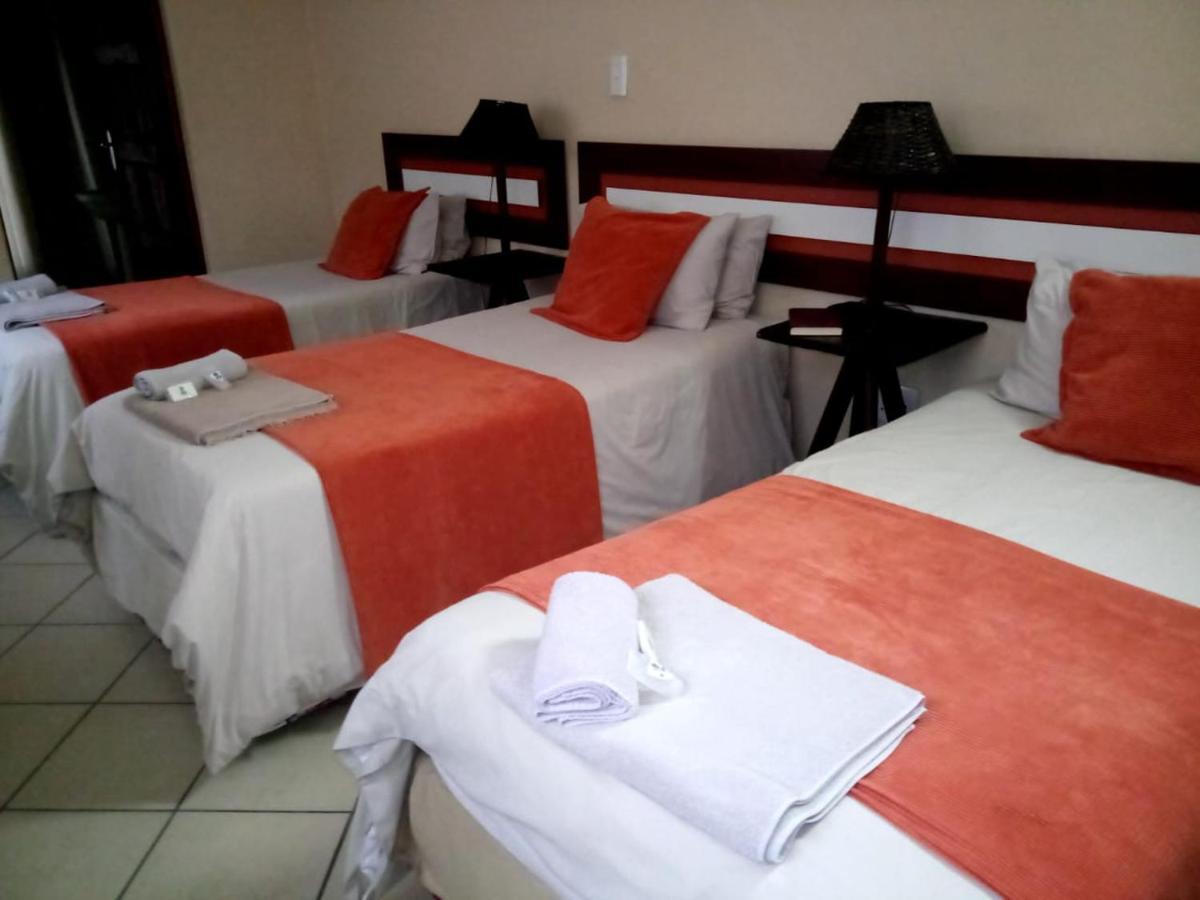 Rustenburg Guesthouse Exterior foto