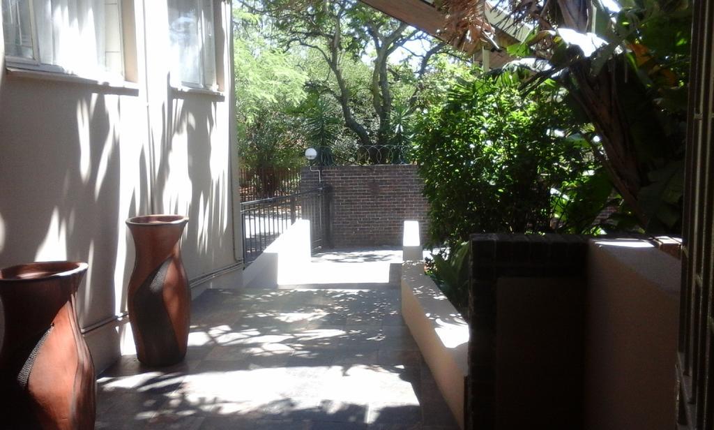 Rustenburg Guesthouse Exterior foto
